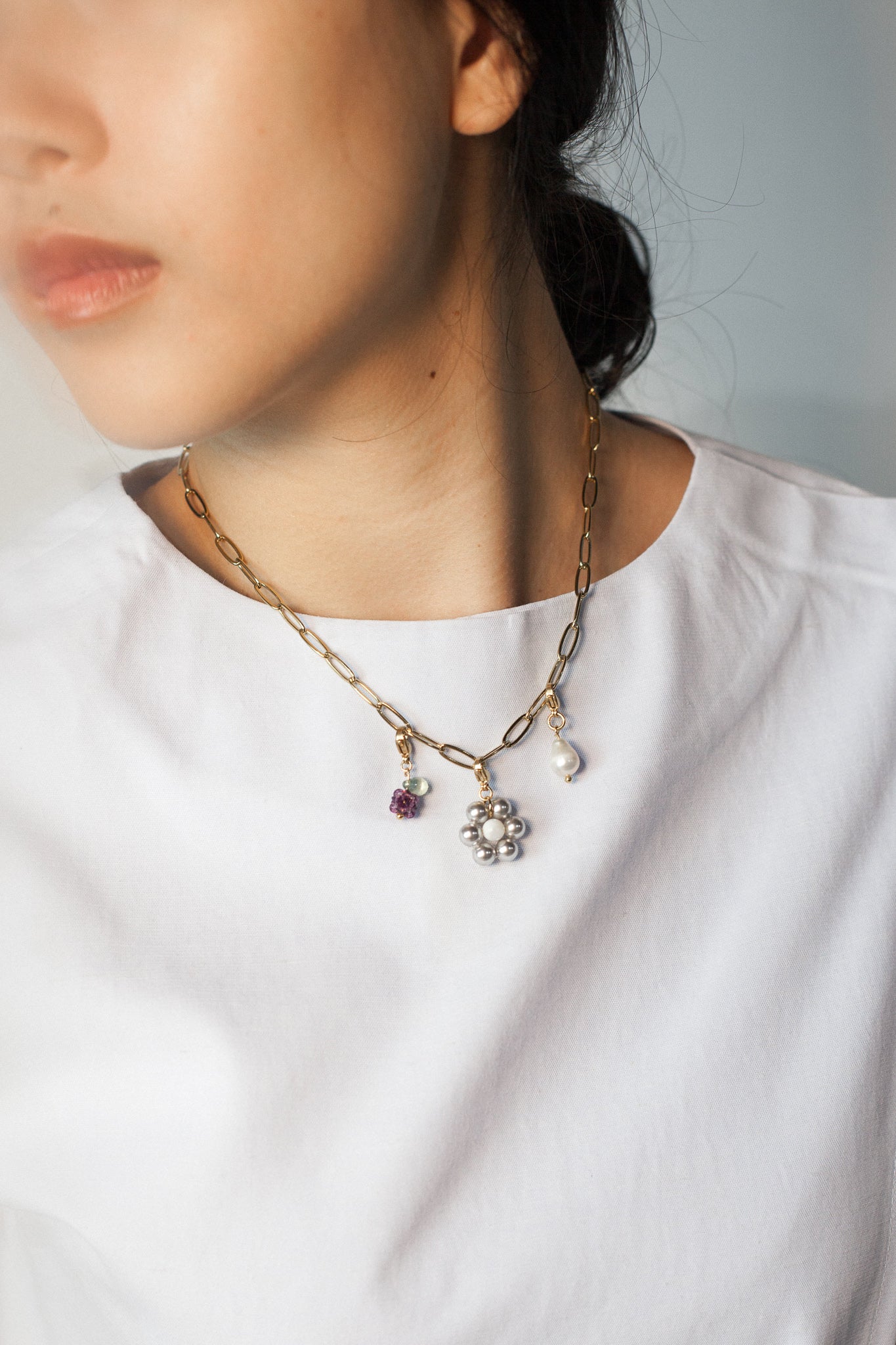 Single Charm: Anemone in Grey