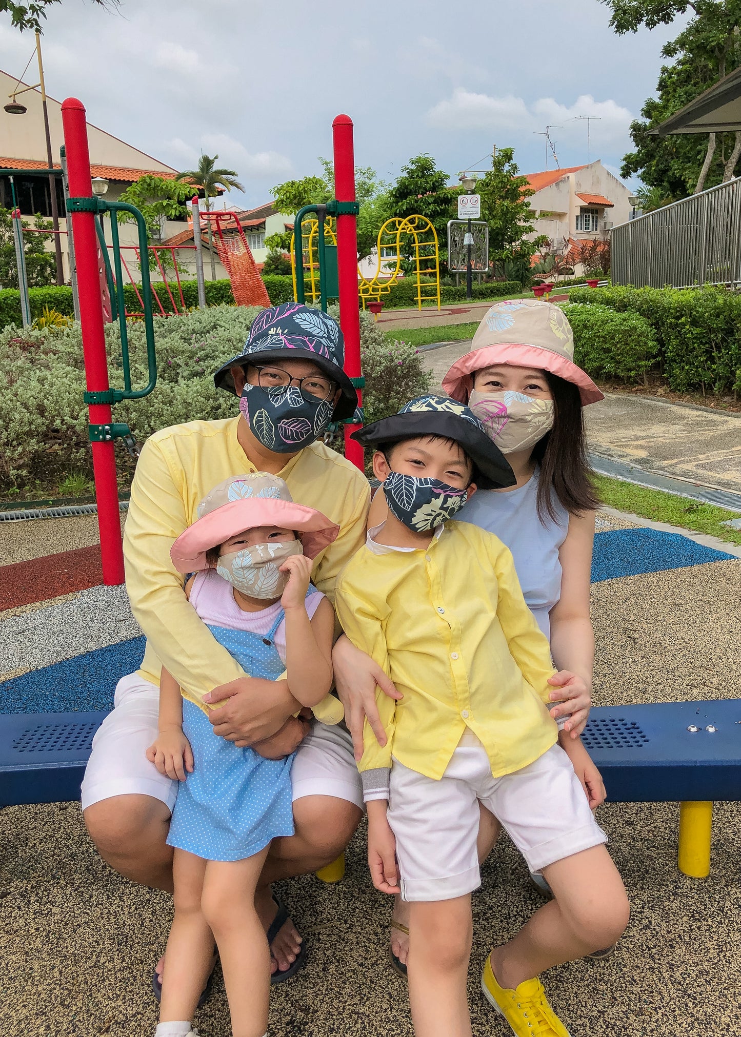 Leave UV: Reversible Bucket Hat