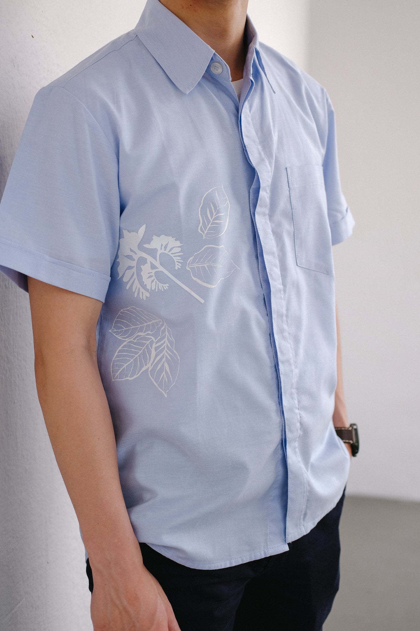 Leave UV: Slim-Fit Short Sleeve Shirt